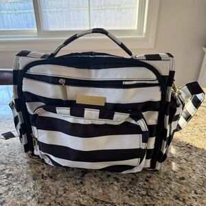 Ju Ju Be Backpack Cross Body Diaper Bag Black|White